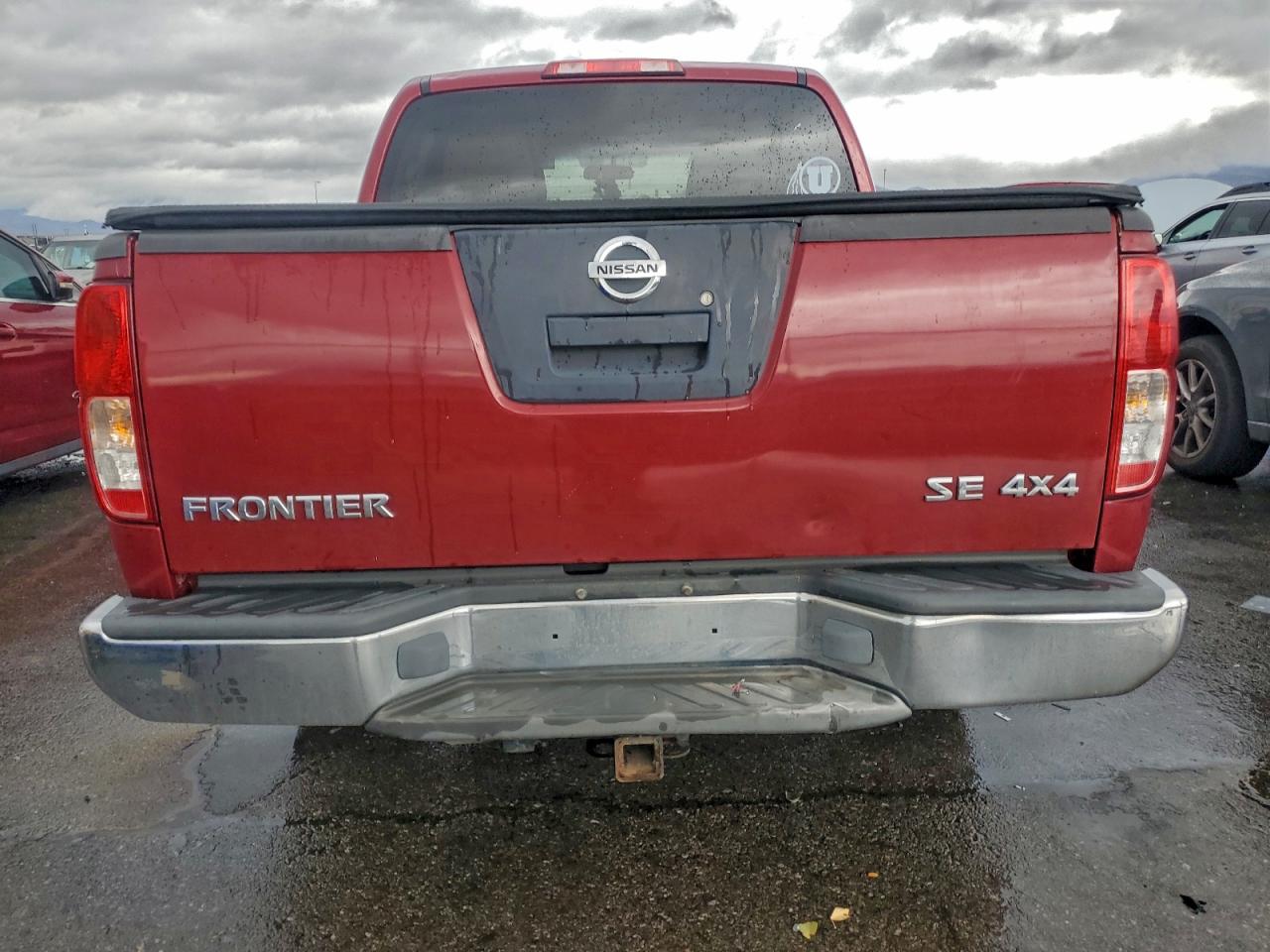 Nissan Frontier Crew Cab Le Image 3