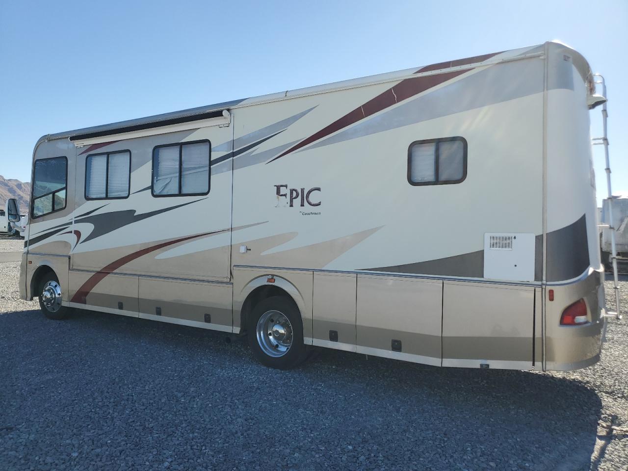 Ford F-550 Super Duty Stripped Chassis Image 6