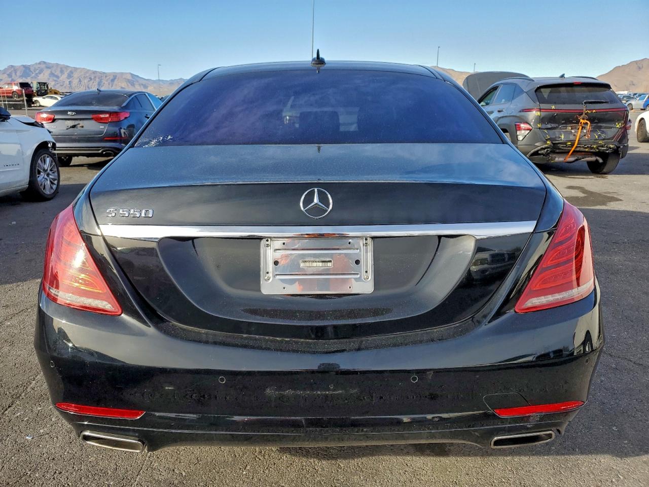 Mercedes-Benz S-Class 550 Image 9