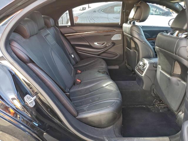 Mercedes-Benz S-Class 550 Image 6