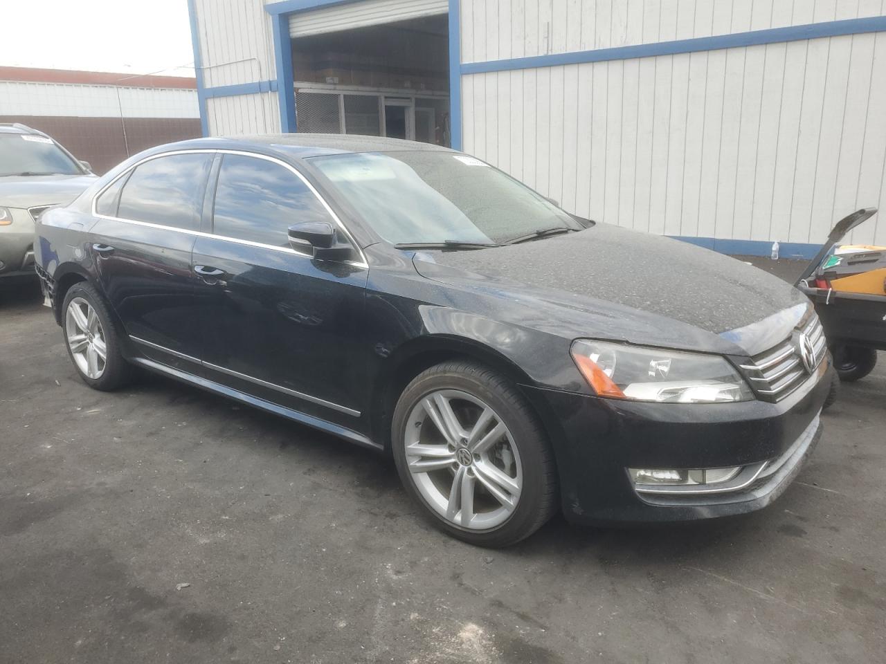 Volkswagen Passat Sel Image 6