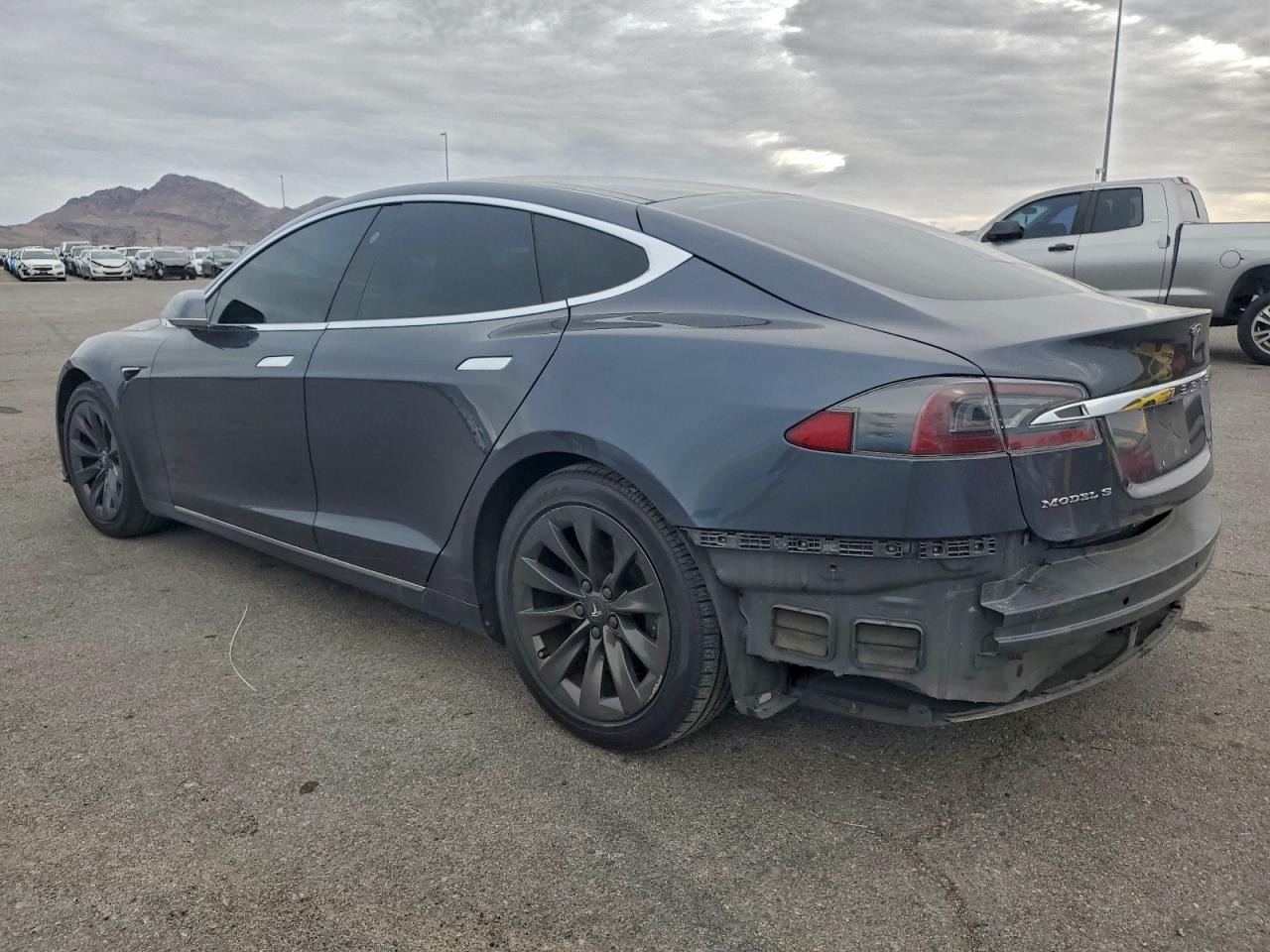 Tesla Model S Image 13