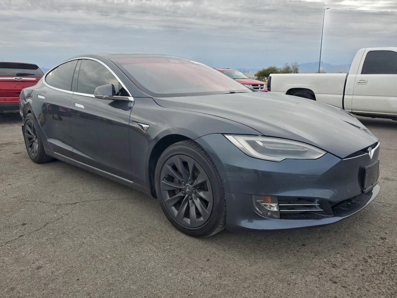Tesla Model S Image 9