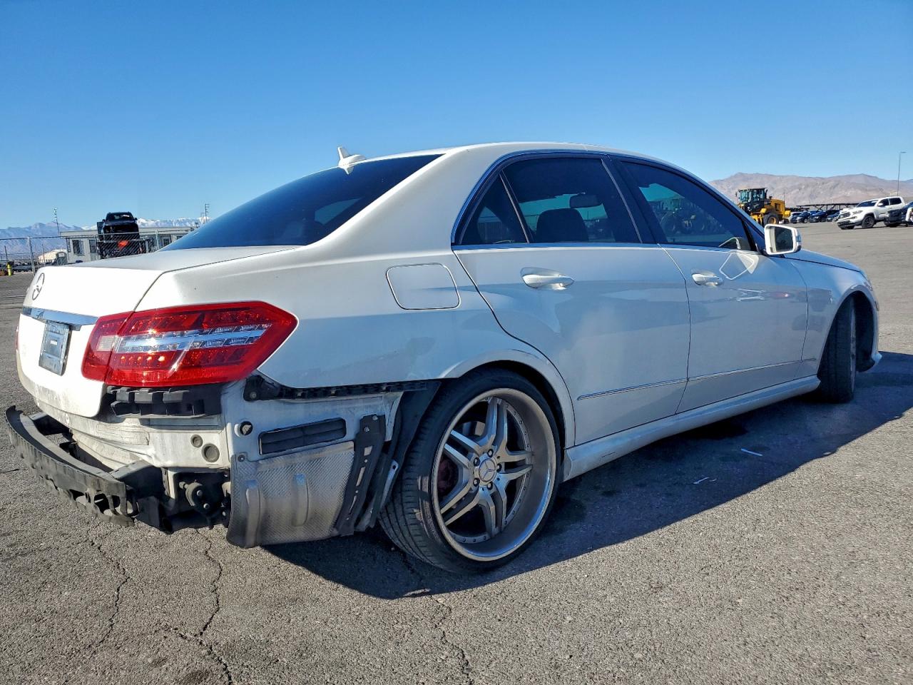 Mercedes-Benz E-Class 350 Image 10