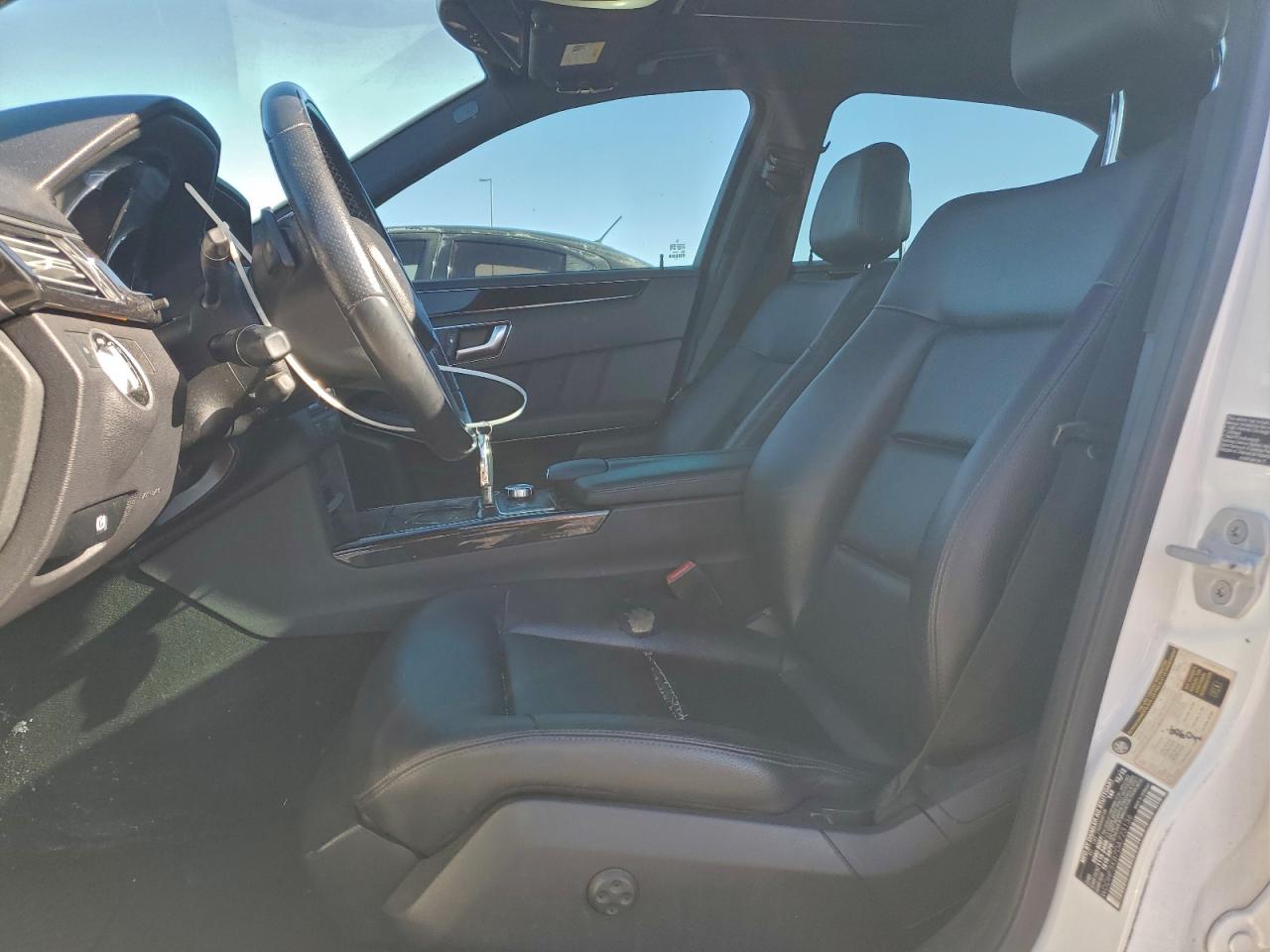 Mercedes-Benz E-Class 350 Image 11