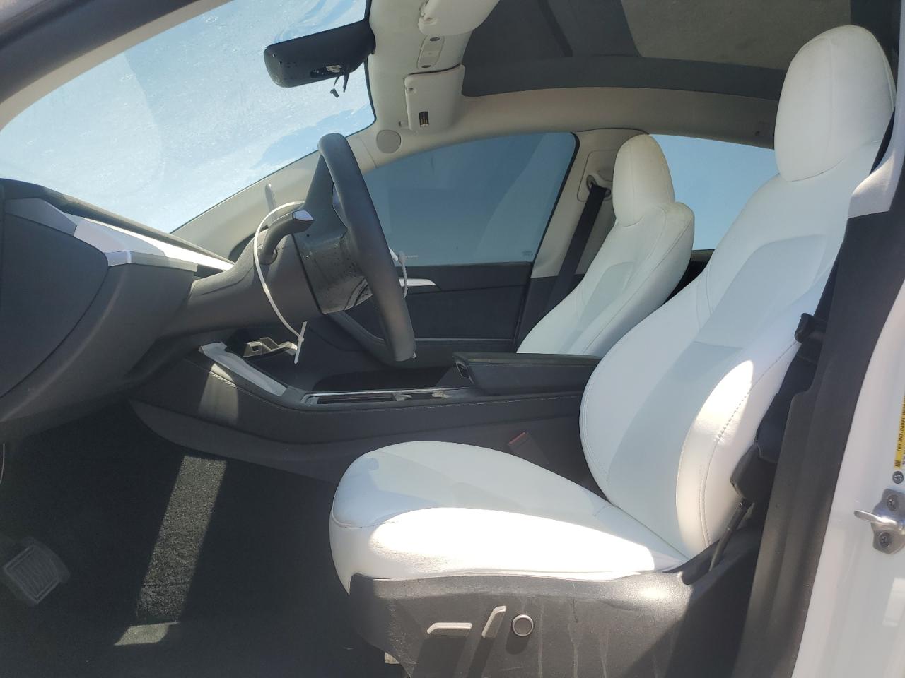 Tesla Model Y Image 10