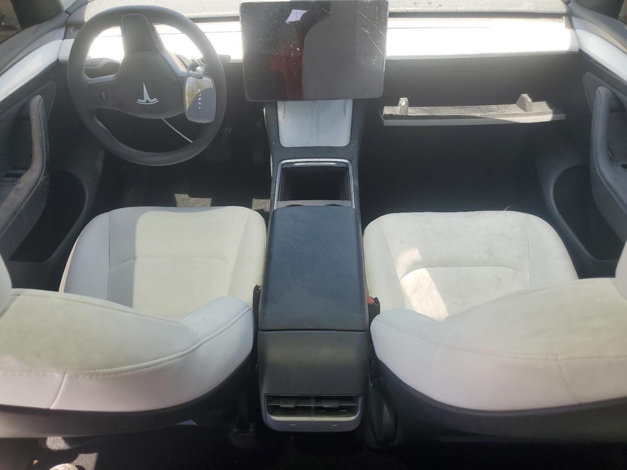 Tesla Model Y Image 2