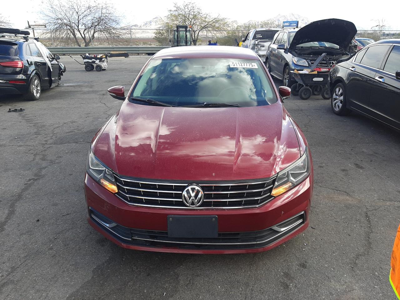 Volkswagen Passat S Image 8