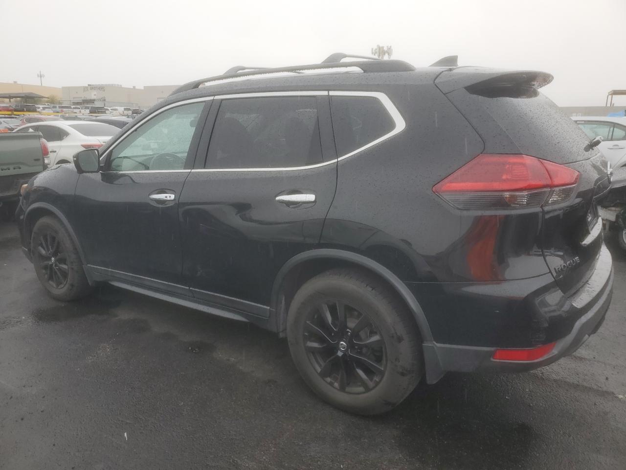 Nissan Rogue S Image 5