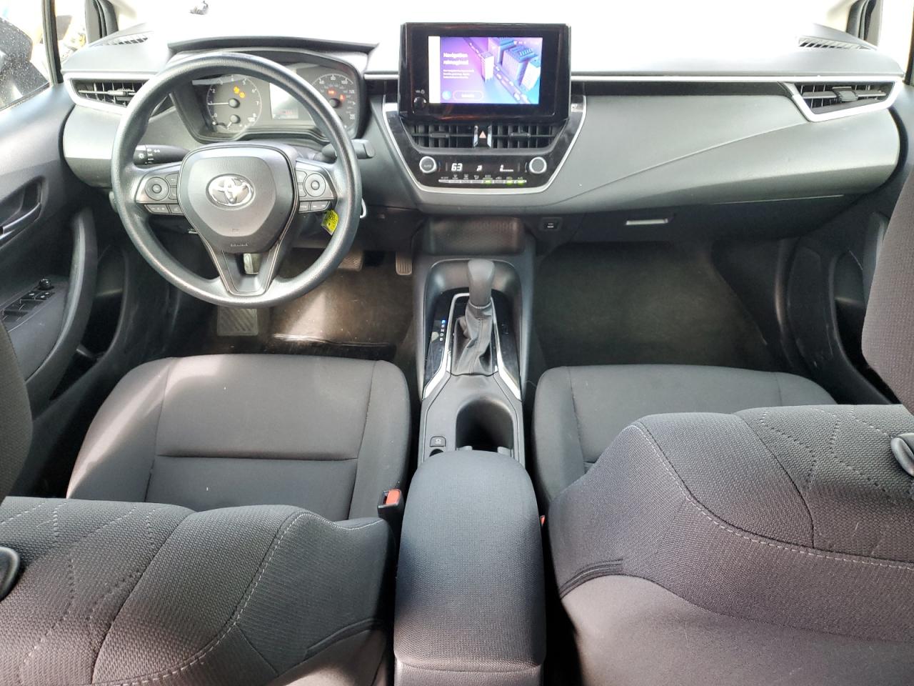 Toyota Corolla Le Image 8