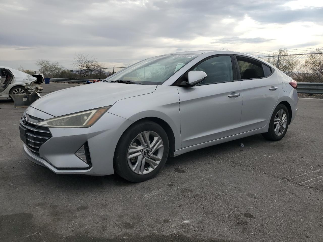 Hyundai ELANTRA Sel Image 1