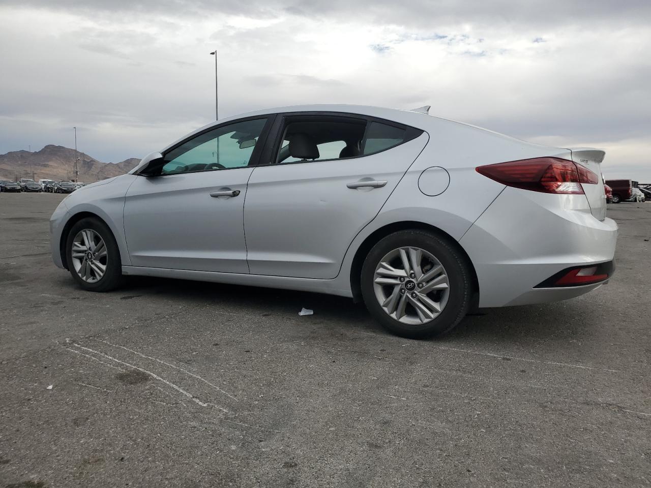 Hyundai ELANTRA Sel Image 5