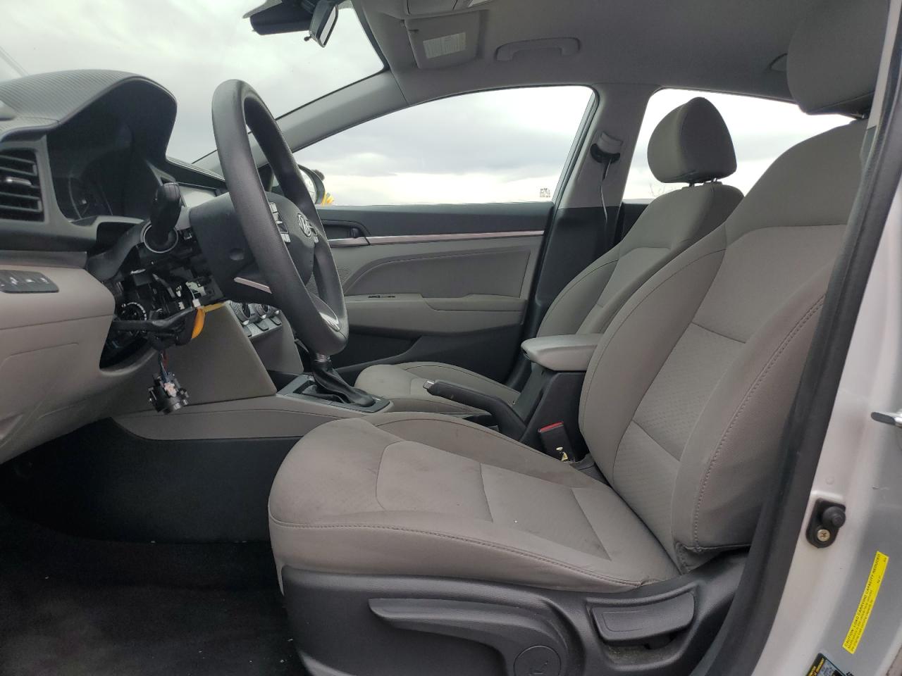 Hyundai ELANTRA Sel Image 6