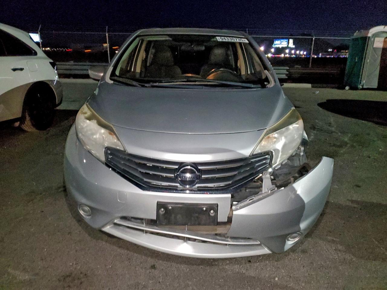 Nissan Versa S Image 5