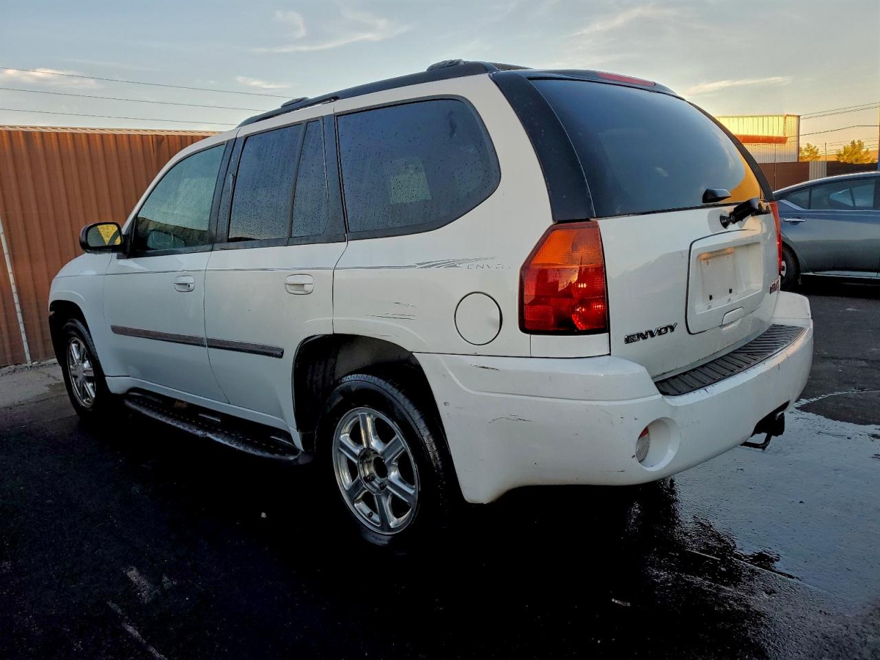 GMC Envoy Image 2