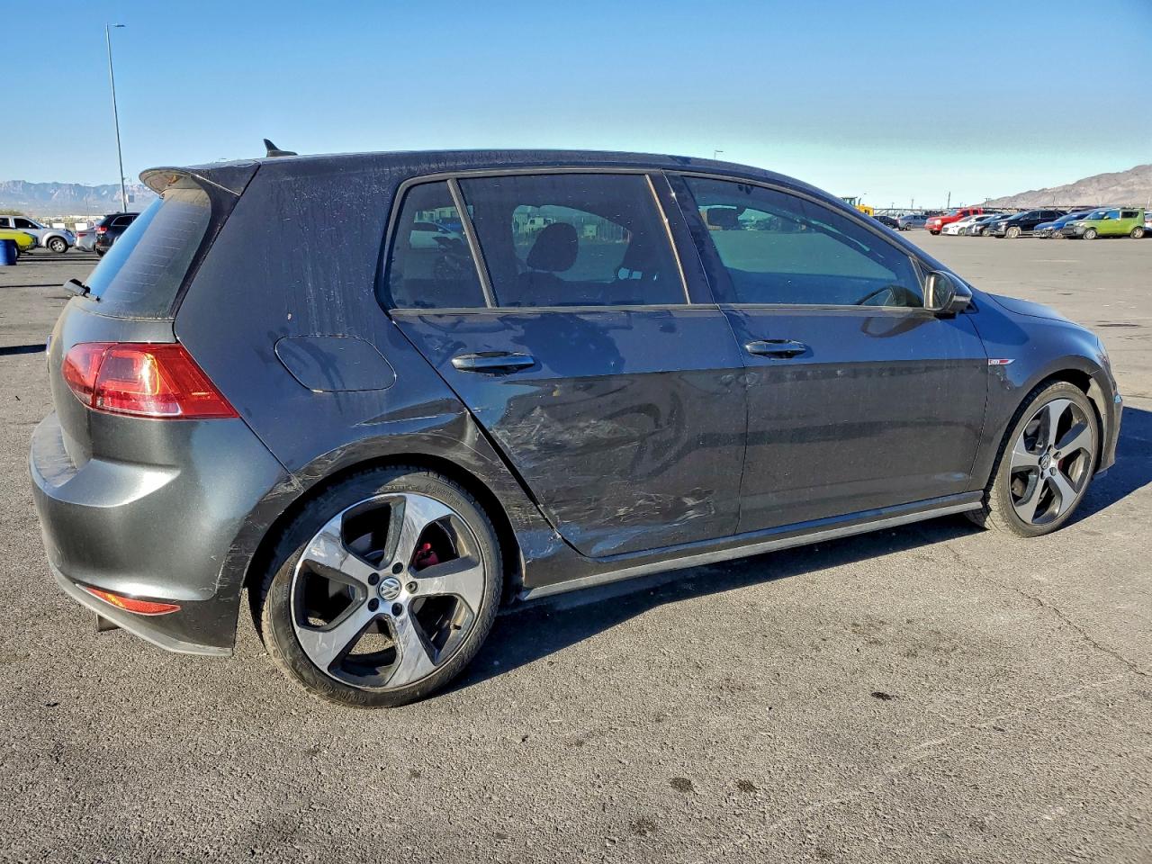 Volkswagen GTI S/se Image 9