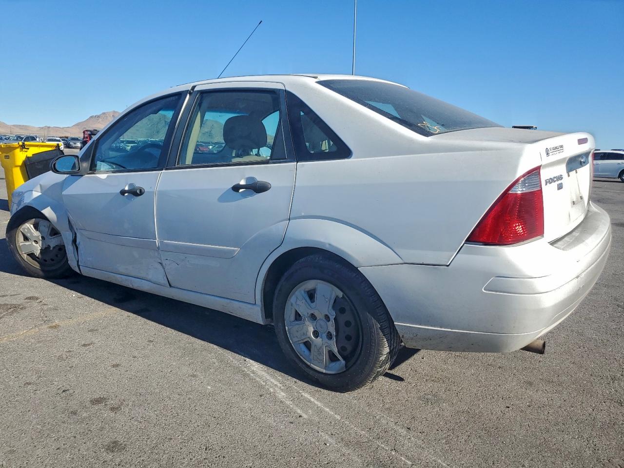 Ford Focus Zx4 Image 2