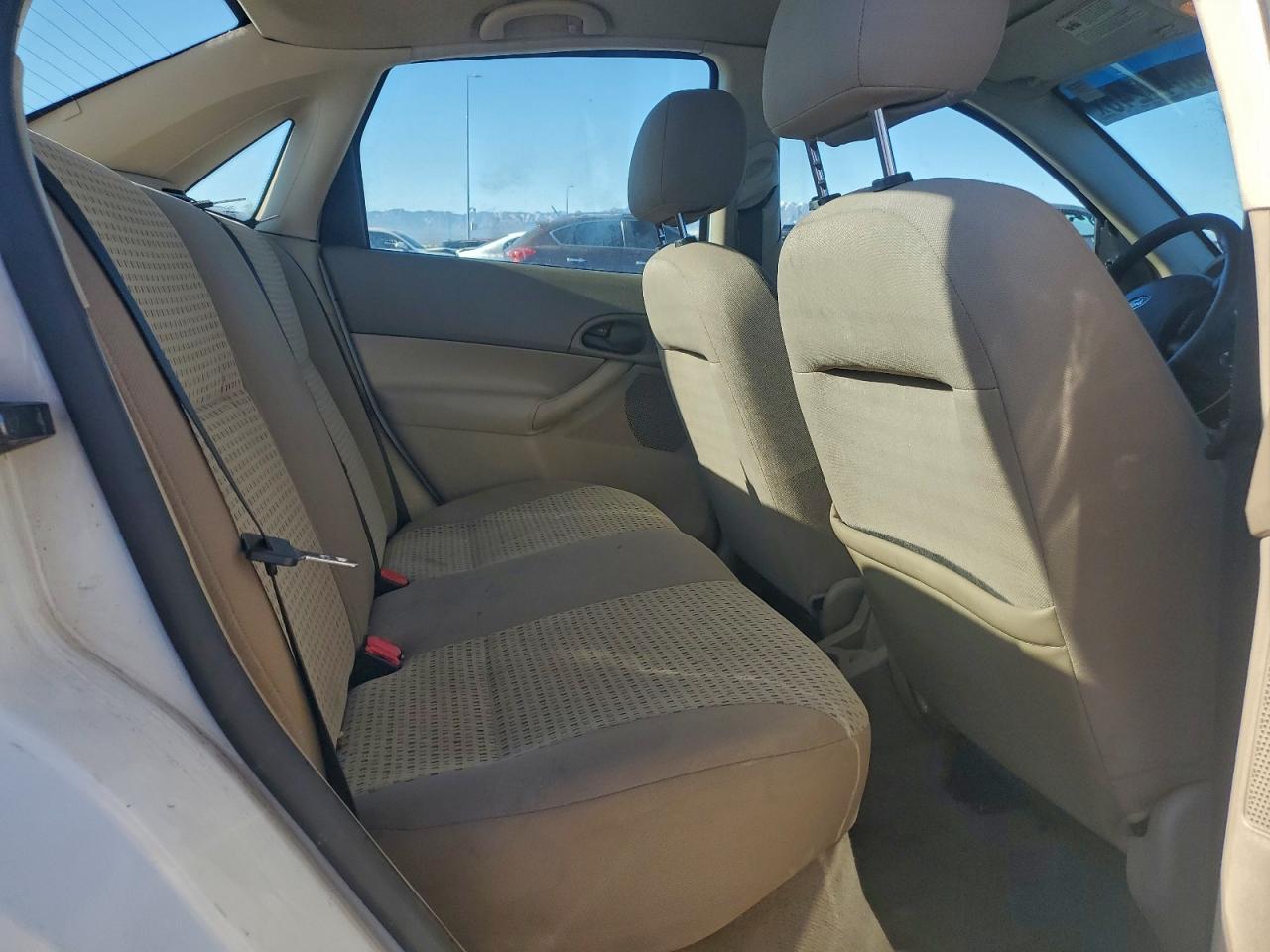 Ford Focus Zx4 Image 9