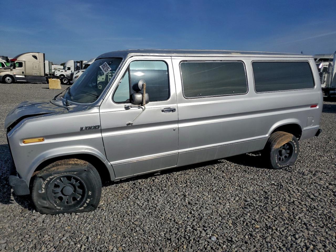 Ford Econoline E150 Van Image 1