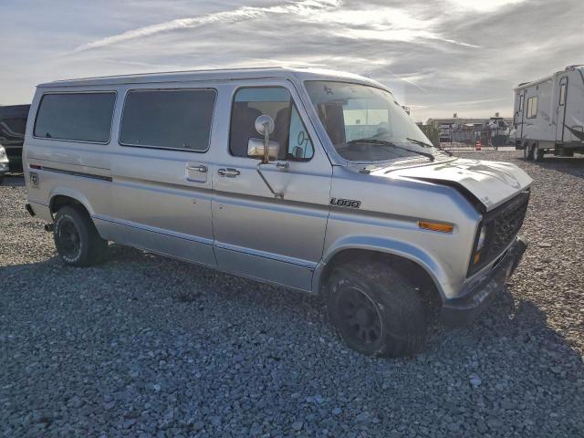 Ford Econoline E150 Van Image 5