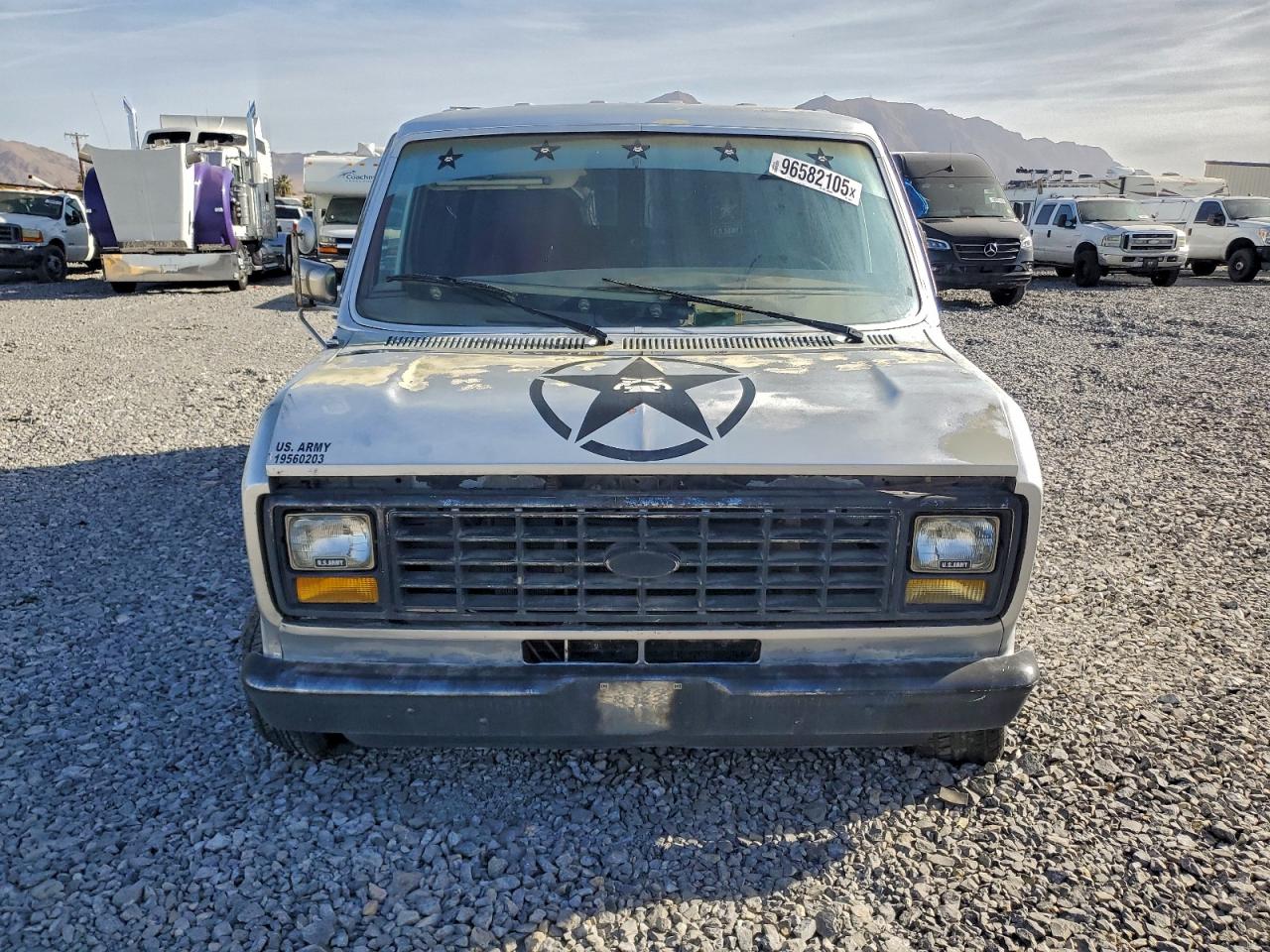Ford Econoline E150 Van Image 9