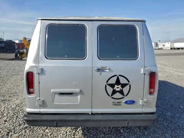 Ford Econoline E150 Van Image 10
