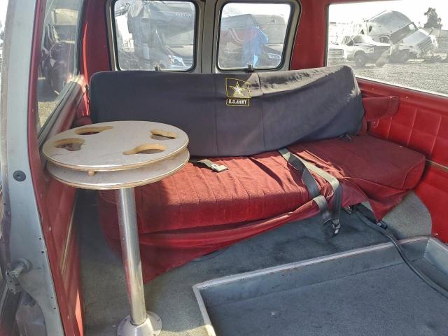 Ford Econoline E150 Van Image 13