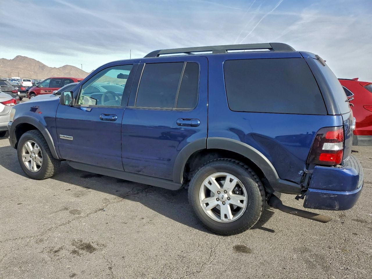 Ford Explorer Xlt Image 2