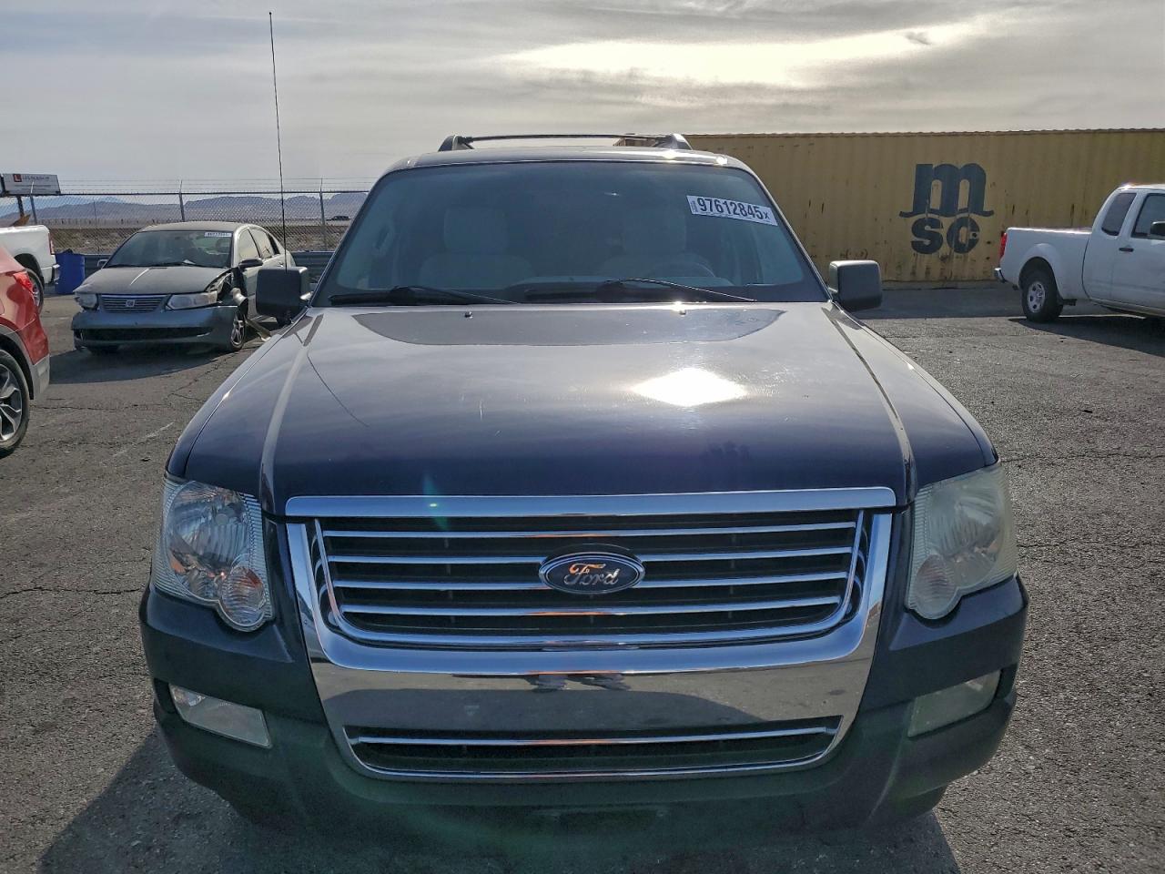 Ford Explorer Xlt Image 10