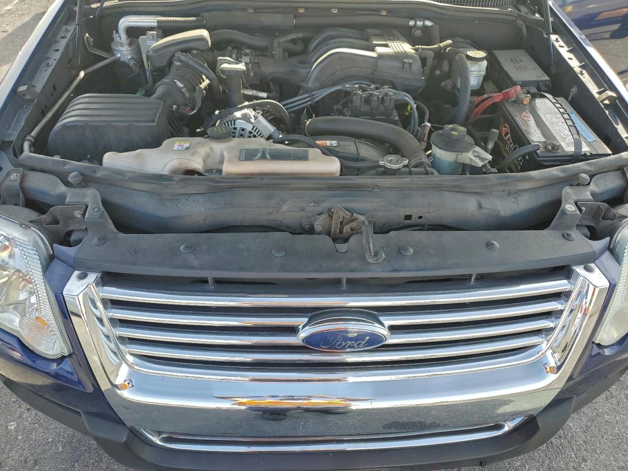 Ford Explorer Xlt Image 9