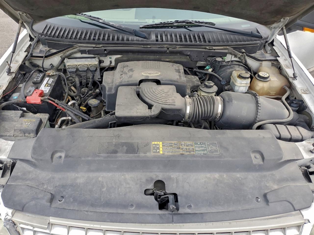 Ford Expedition Eddie Bauer Image 2