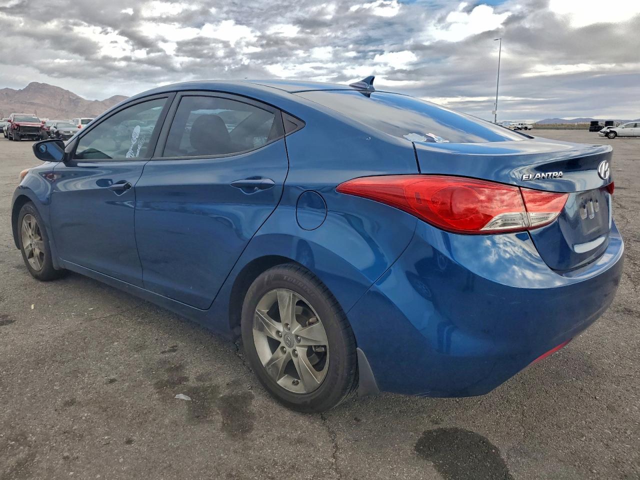 Hyundai ELANTRA Gls Image 3