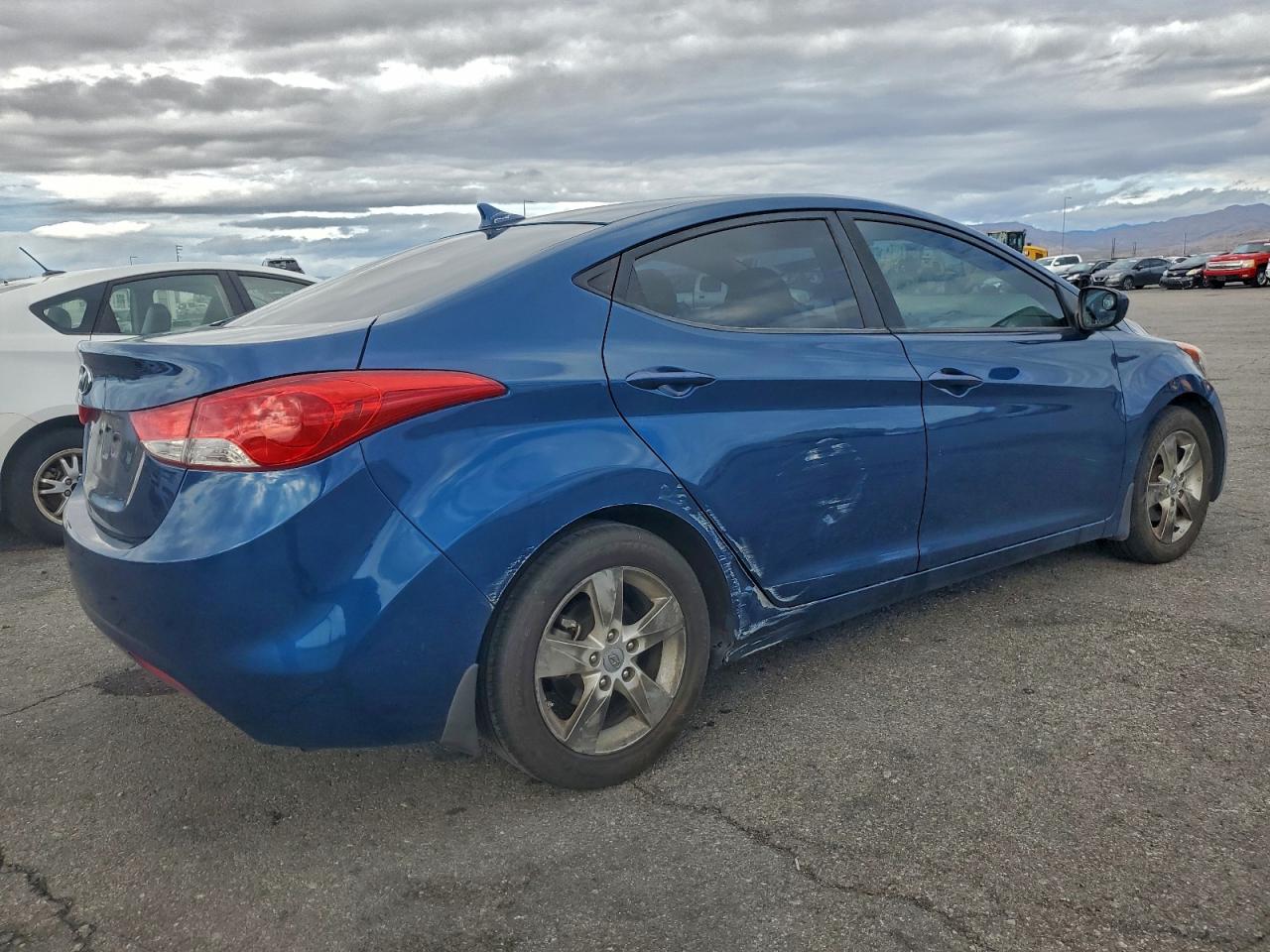 Hyundai ELANTRA Gls Image 5