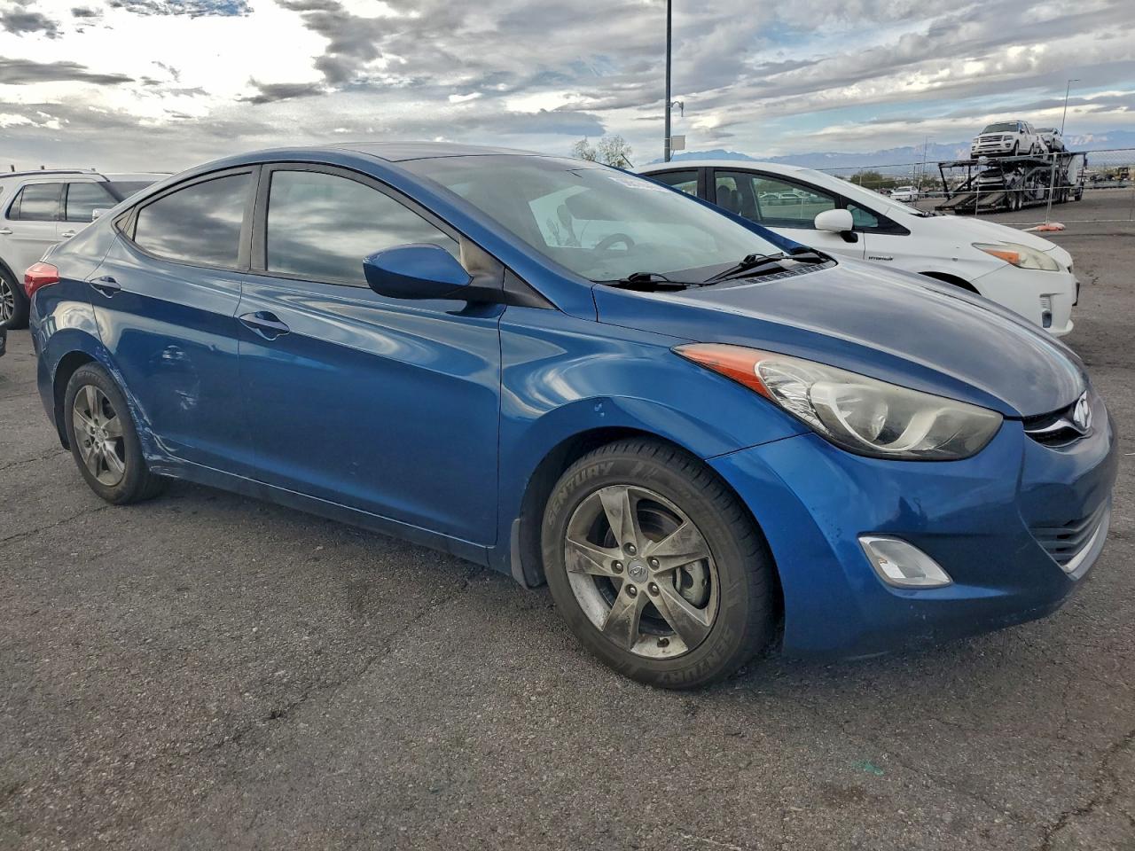 Hyundai ELANTRA Gls Image 4