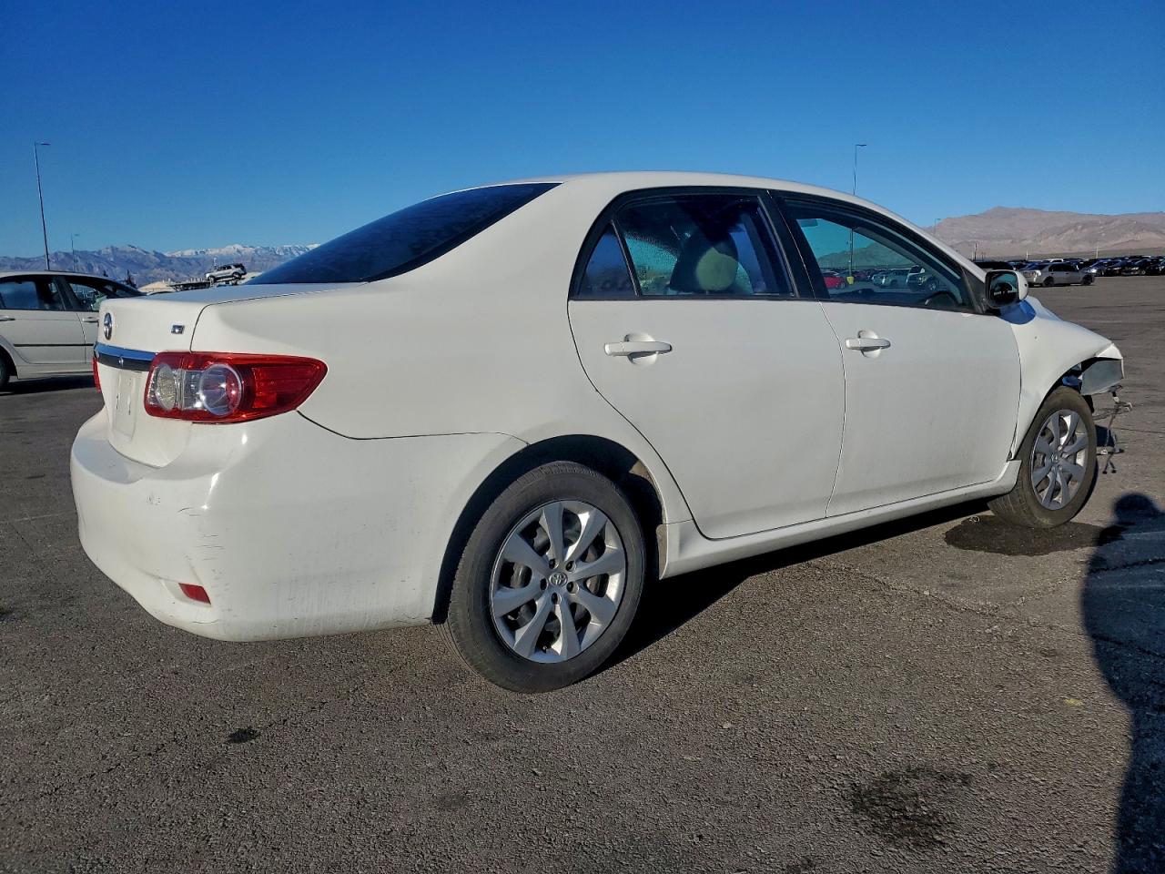 Toyota Corolla Base Image 2