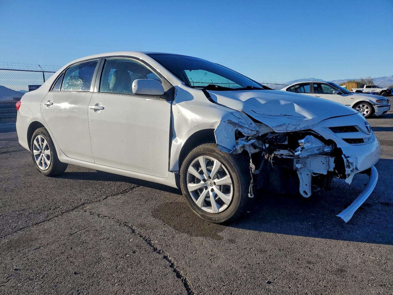 Toyota Corolla Base Image 4