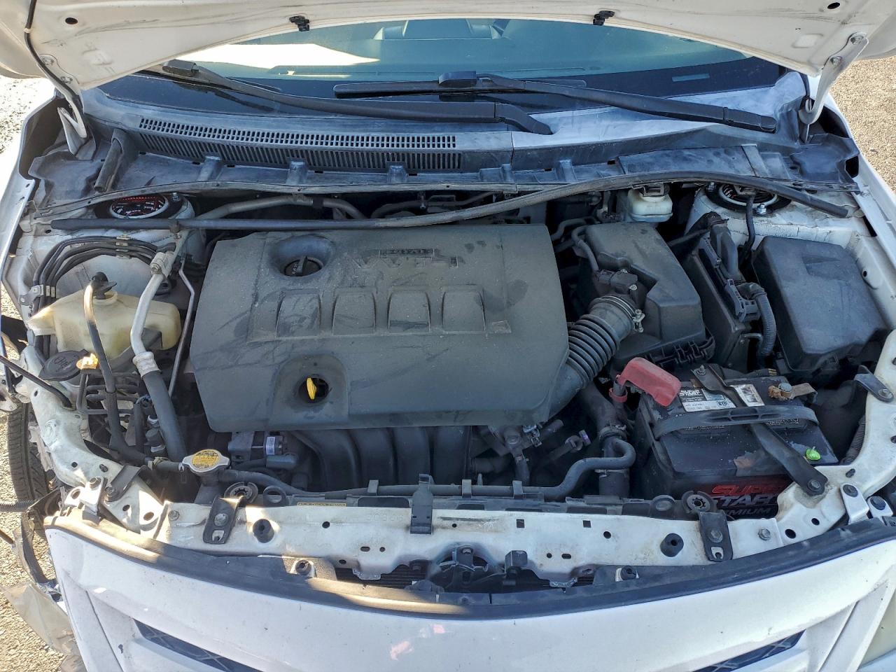 Toyota Corolla Base Image 9