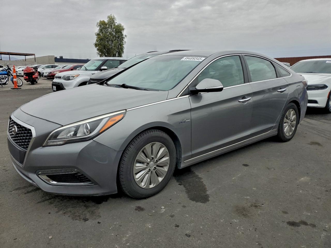 Hyundai SONATA Hybrid Image 1