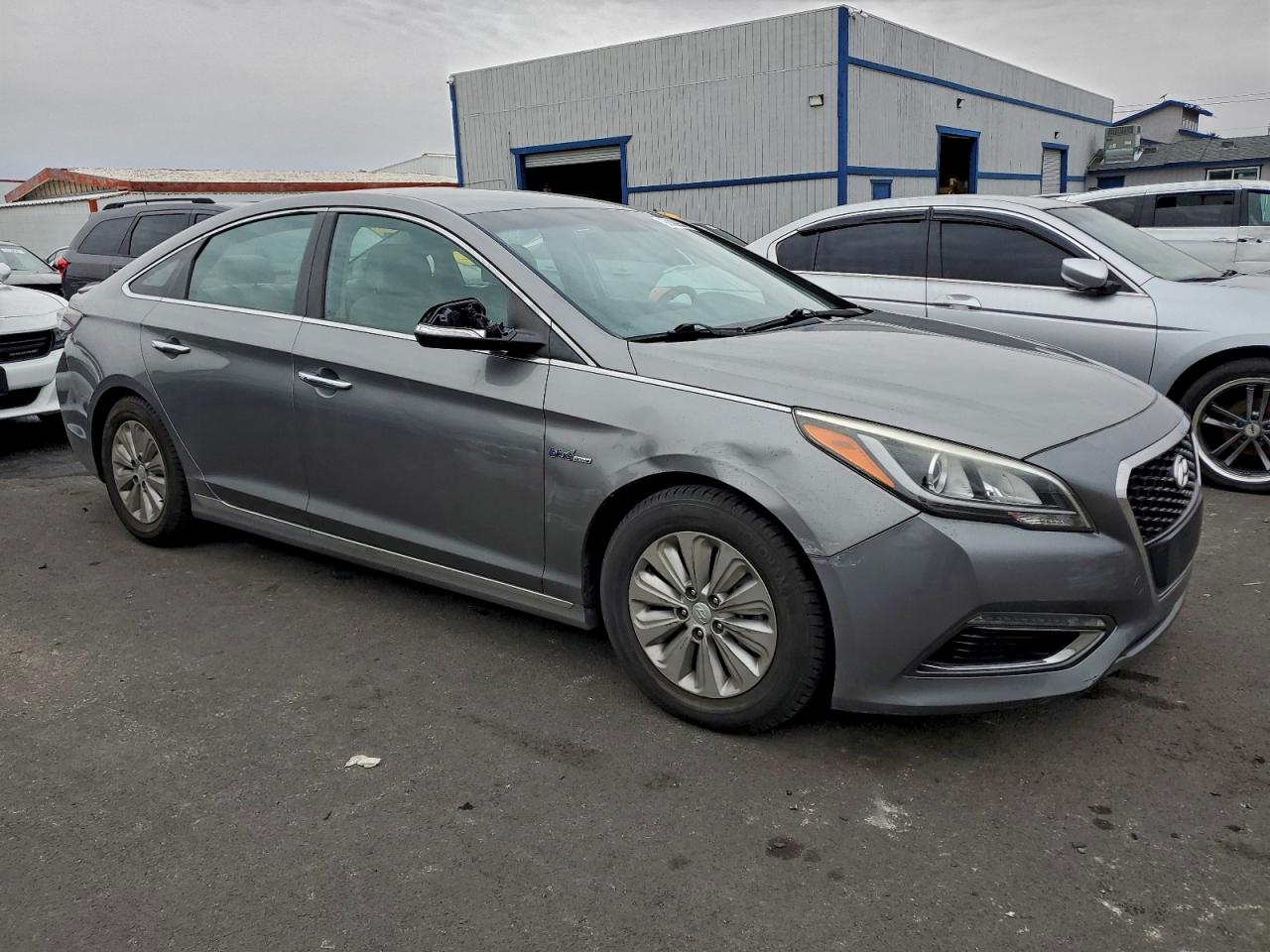 Hyundai SONATA Hybrid Image 3