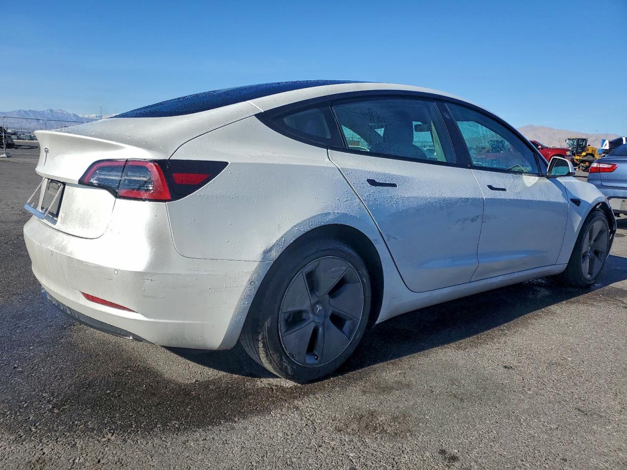 Tesla Model 3 Image 4