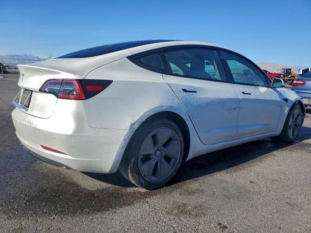 Tesla Model 3 Image 4