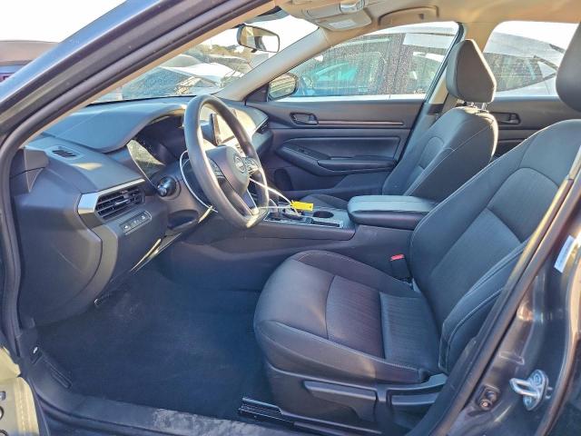 Nissan Altima S Image 11