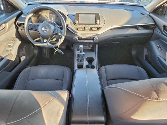 Nissan Altima S Image 10