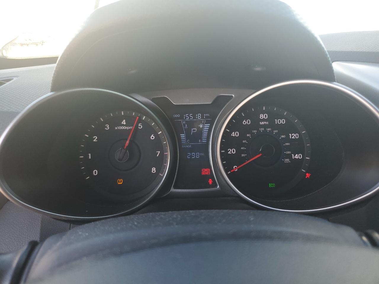 Hyundai VELOSTER Image 2