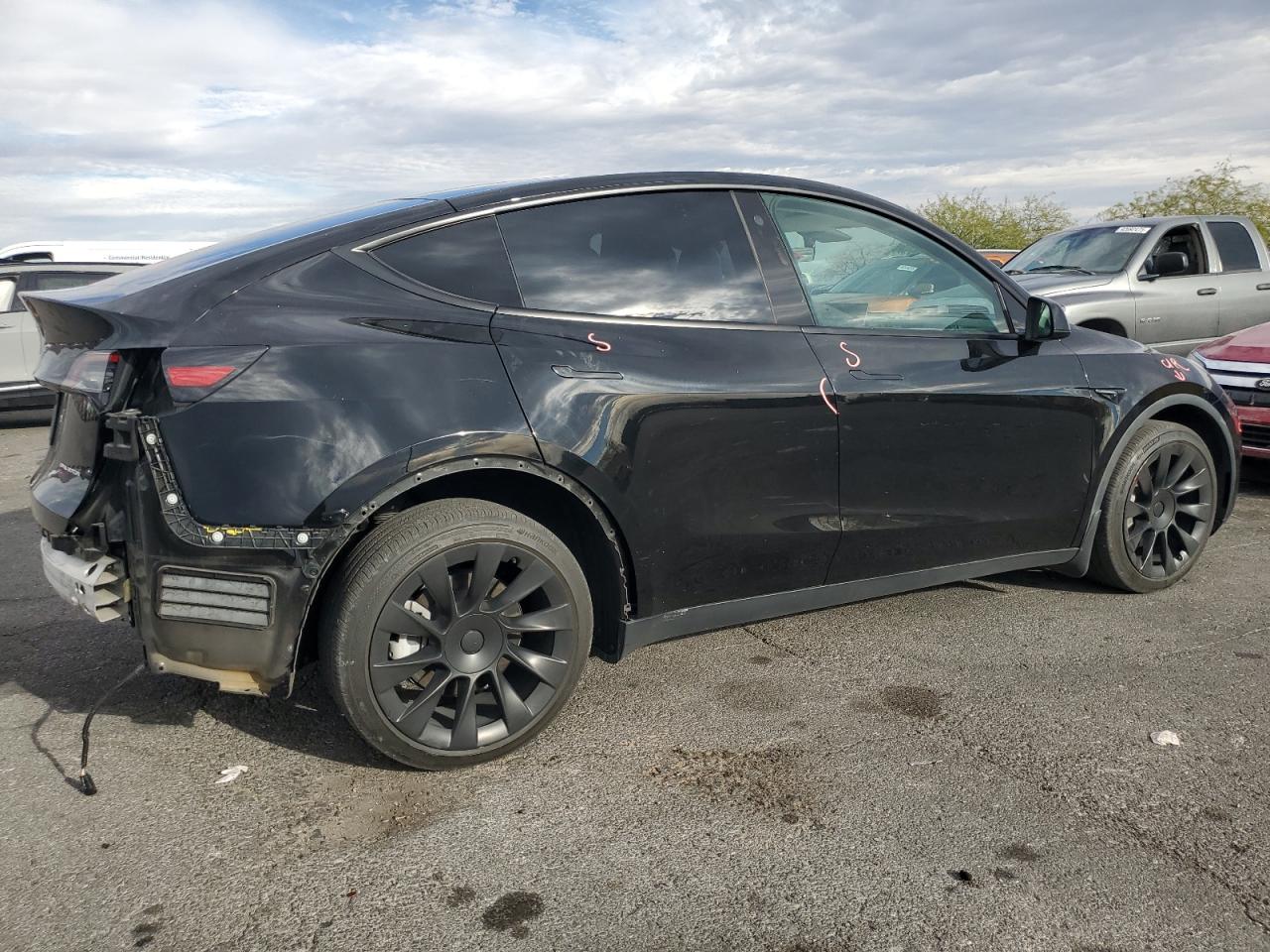 Tesla Model Y Image 2