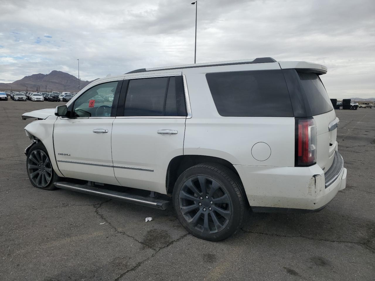 GMC Yukon Denali Image 2