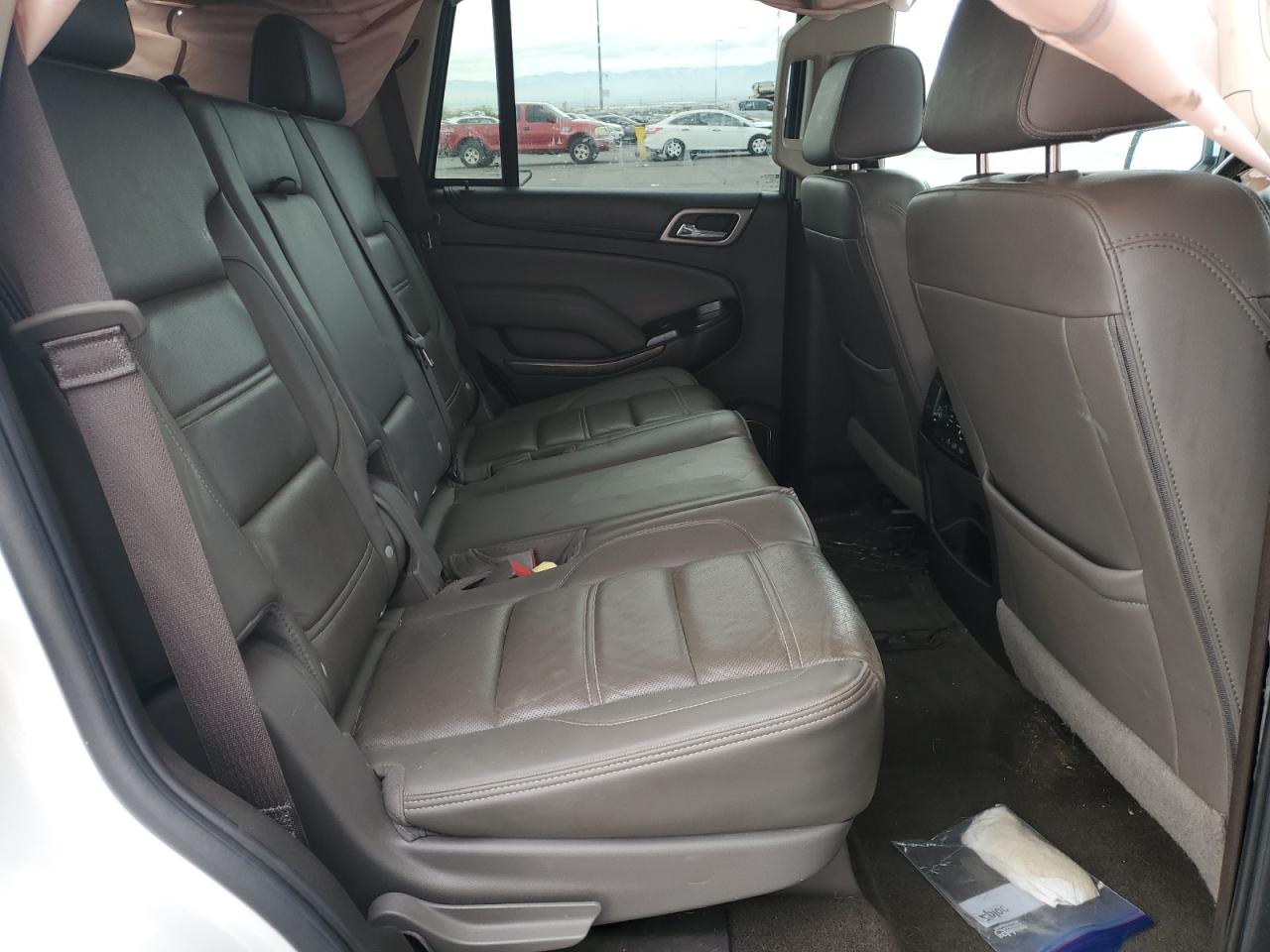 GMC Yukon Denali Image 9