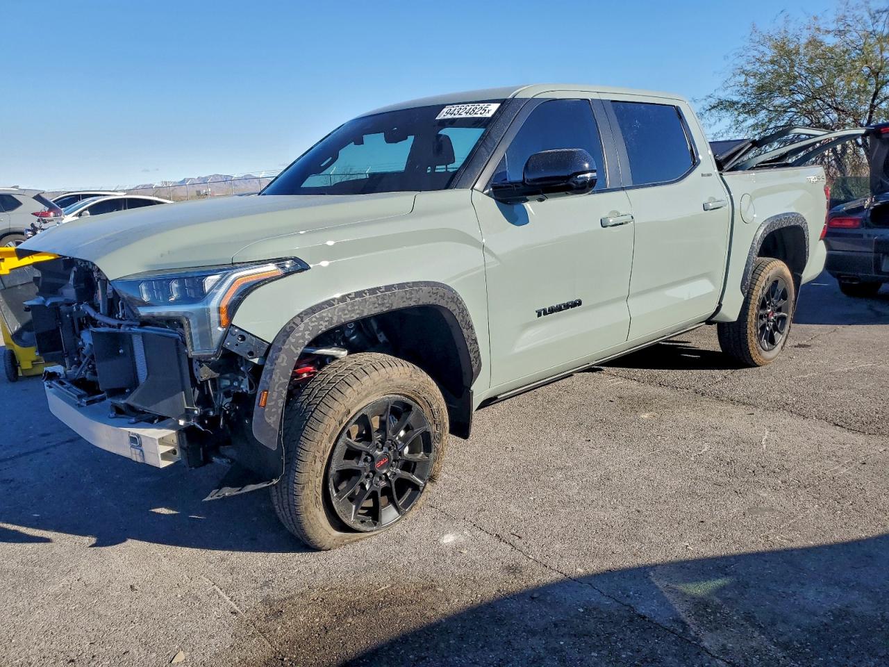 Toyota Tundra Crewmax Limited Image 1