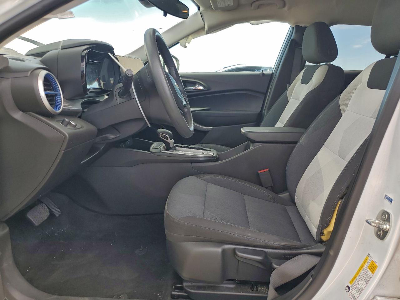 Chevrolet Trax Ls Image 8