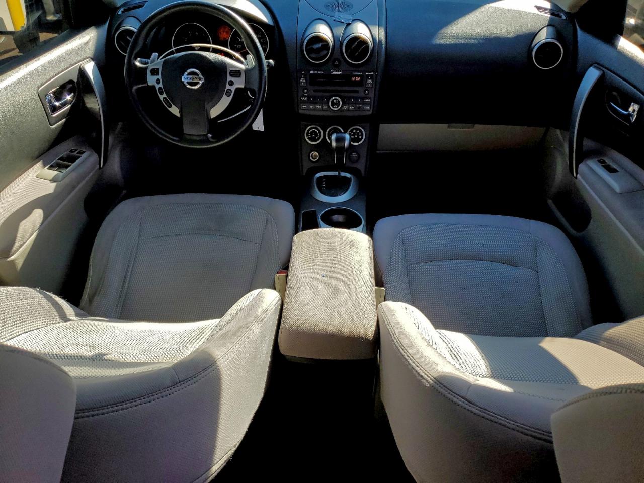 Nissan Rogue S Image 7